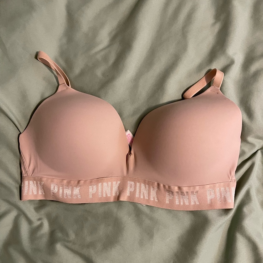 VS Pink Wireless Push-Up Bra